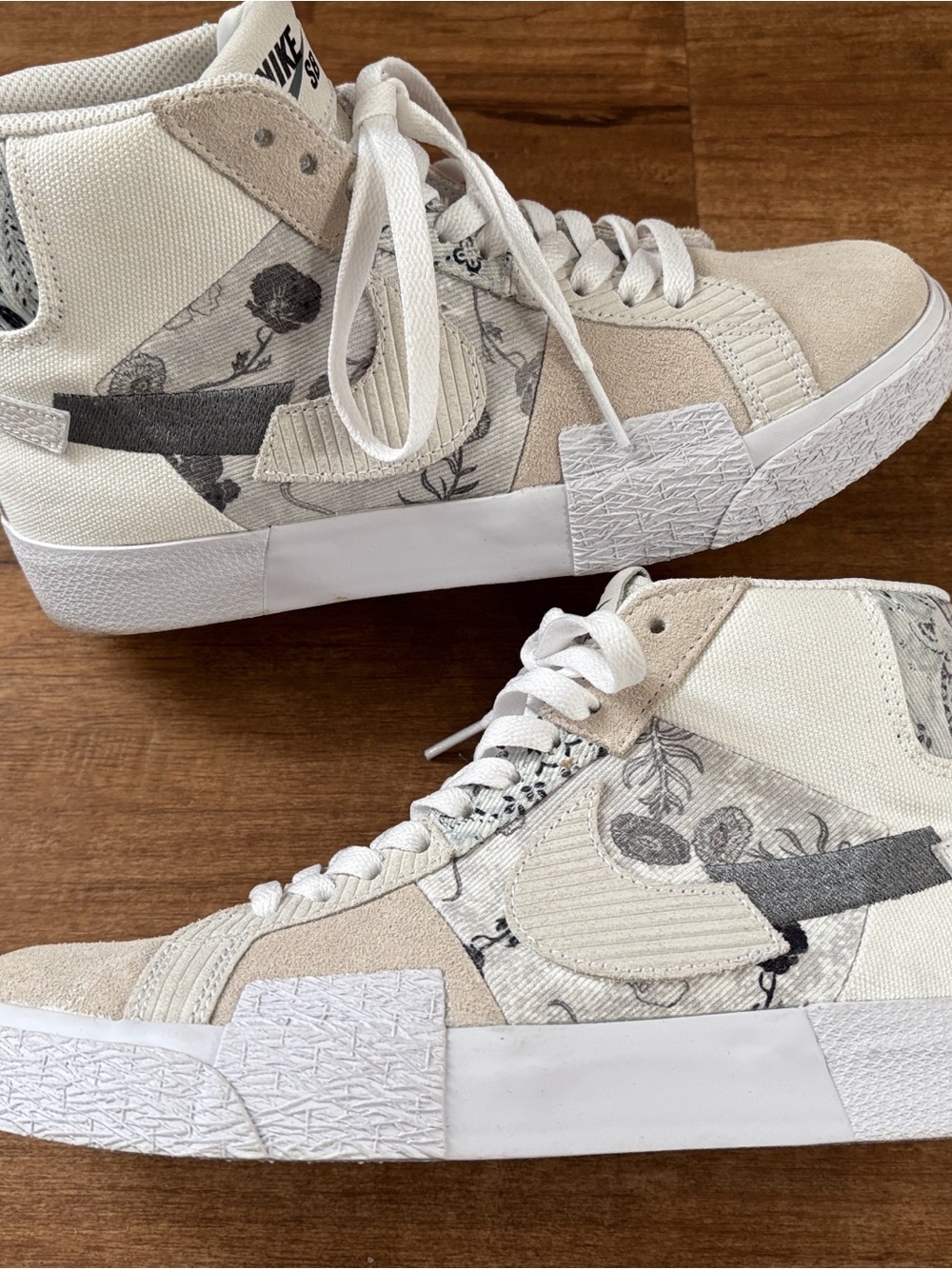 Nike Women’s White/gray High-Top Sneakers Floral Print size 6